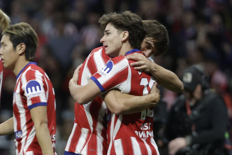 Barcelona ukarana za kontakty z Álvarezem